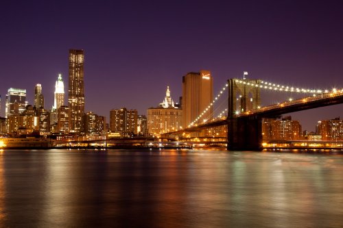 New York - Brooklyn Bridge by night - 900019525