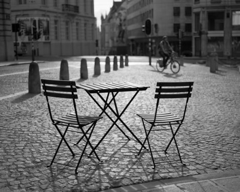 zwei Stühle