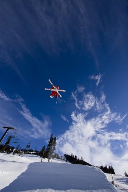 Ski jump blue sky - 900121759