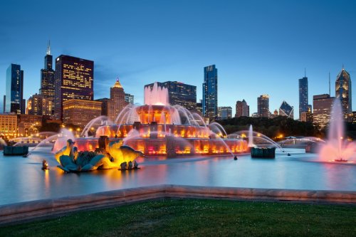 Buckingham Fountain in Grant Park, Chicago - 900447755