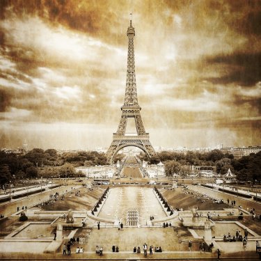 Eiffel tower from Trocadero monochrome vintage - 900459780