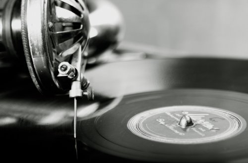 vintage phonograph close up shot with shallow depth of field - 900463791