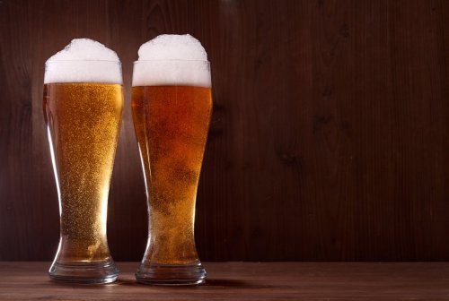 beer in glass on wooden - 900738606
