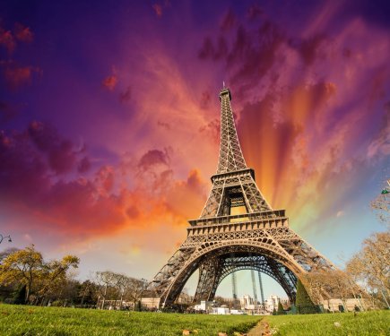 Wonderful view of Eiffel Tower in Paris. La Tour Eiffel with sun - 901139072