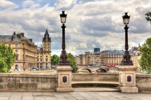 Paris cityscape. Pont Neuf. - 901139986