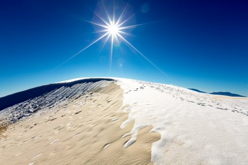 Snow in the desert of White Sands - 901141151