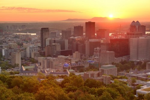 Montreal sunrise - 901141654