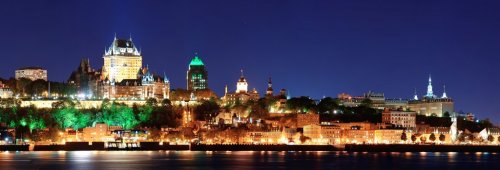 Quebec City at night - 901141693