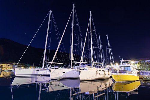 Yachts in the harbor - 901143986