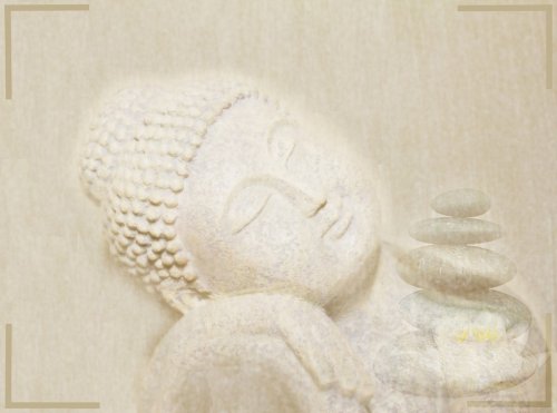 Buddha Statue mit Steinen und Seerose - Hintergrund schlicht - 901146059