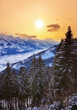 Mountains ski resort Zell-am-See Austria - 901146457