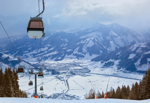 Mountains ski resort Zell-am-See Austria - 901146460