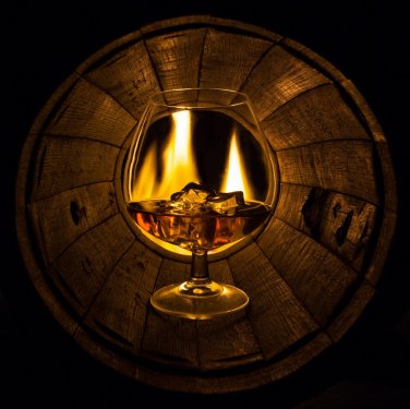 The oak barrel burning glass with cognac - 901147358