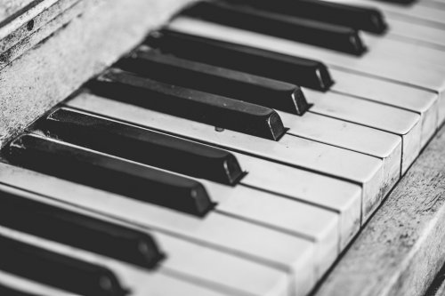 Selective Focus Photography of Upright Piano - 901149464