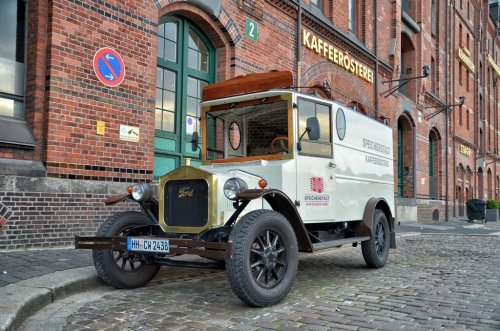 Hamburg Speicherstadt Coffee Roasting Oldtimer Vans