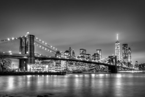 Brooklyn bridge at dusk, New York City. - 901150353