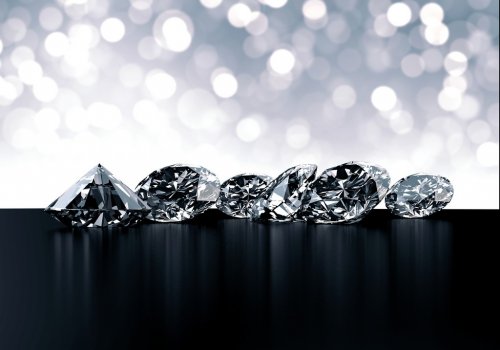 Group of Diamonds and bokeh background 3d rendering. - 901151396