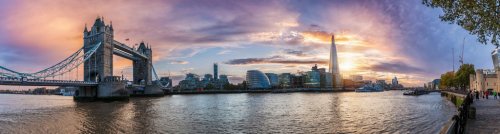 Die Skyline von London: von der Tower Bridge bis zum Tower bei Sonnenuntergang - 901152059