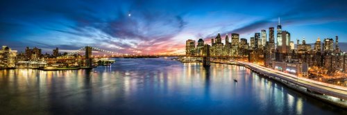New York City Skyline Panorama mit Brooklyn Bridge und Blick Blick auf Manhattan - 901152063