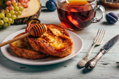 French toasts with honey, fruits and tea - 901152543
