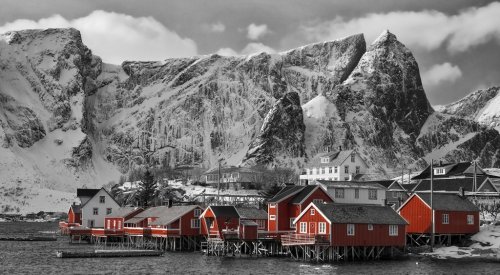  Reine Lofoten Norwegen Panorama sw col.