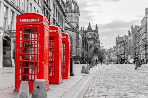 street view of Edinburgh, Scotland, UK - 901152882