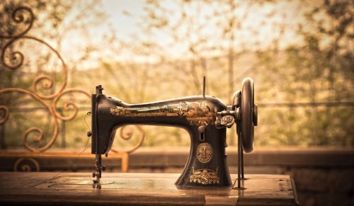 Vintage Sewing Machine - 901154720