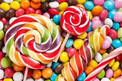 Colorful candies and lollipops - 901155376