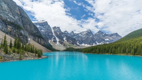 Very Colorful Lake from Canada (Moraine Lake) - 901156685