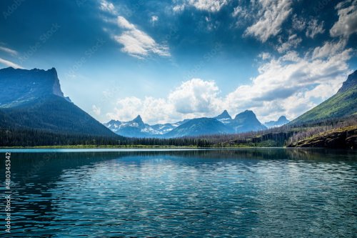 Lac Saint Mary dans le parc national des Glaciers, Montana - 901157737