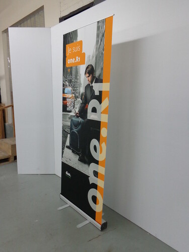 One R1 39 Retractable Banner stand